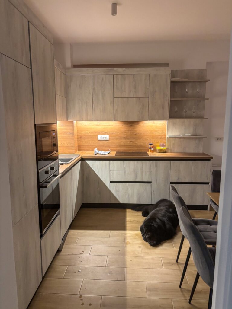 Koerasõbralik Airbnb korter Himares Albaanias.