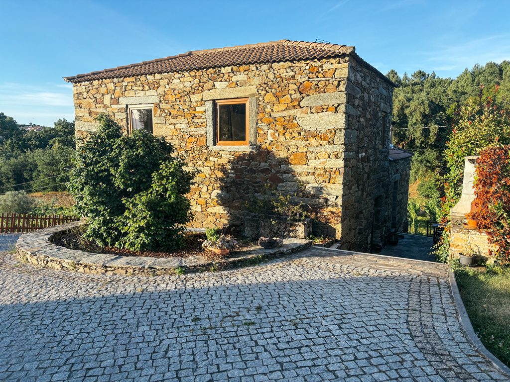 Stone rural accommodation surrounded by countryside in the Douro Valley